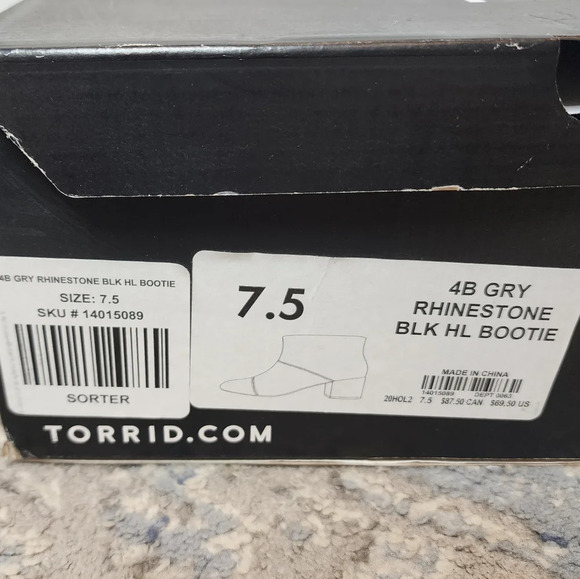 Torrid 7.5W Rhinestone Grey Faux Suede Ankle Booties New With Box - Picture 5 of 17